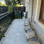 Apartament Avlu & *
