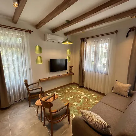 Avlu & Apartament Kemer
