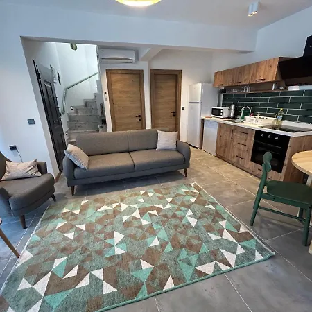 Avlu & Appartement *