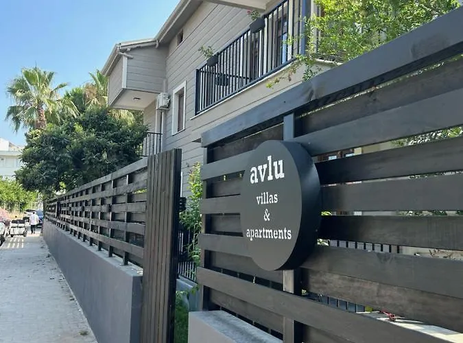 Avlu & Kemer